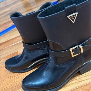 Guess Kirklin rain booties size 8m